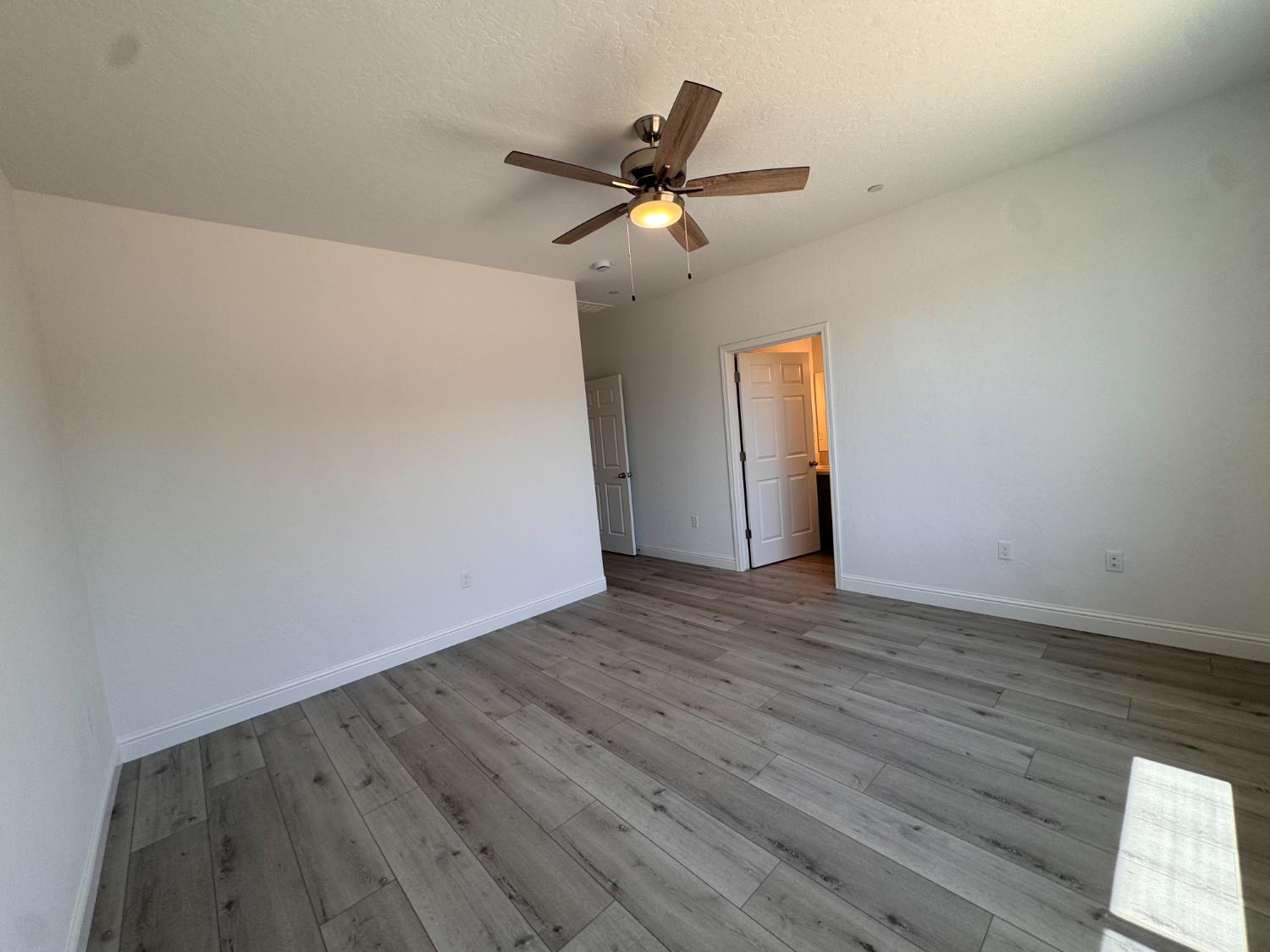 474 W Windsor Ave, Clovis, CA 93612