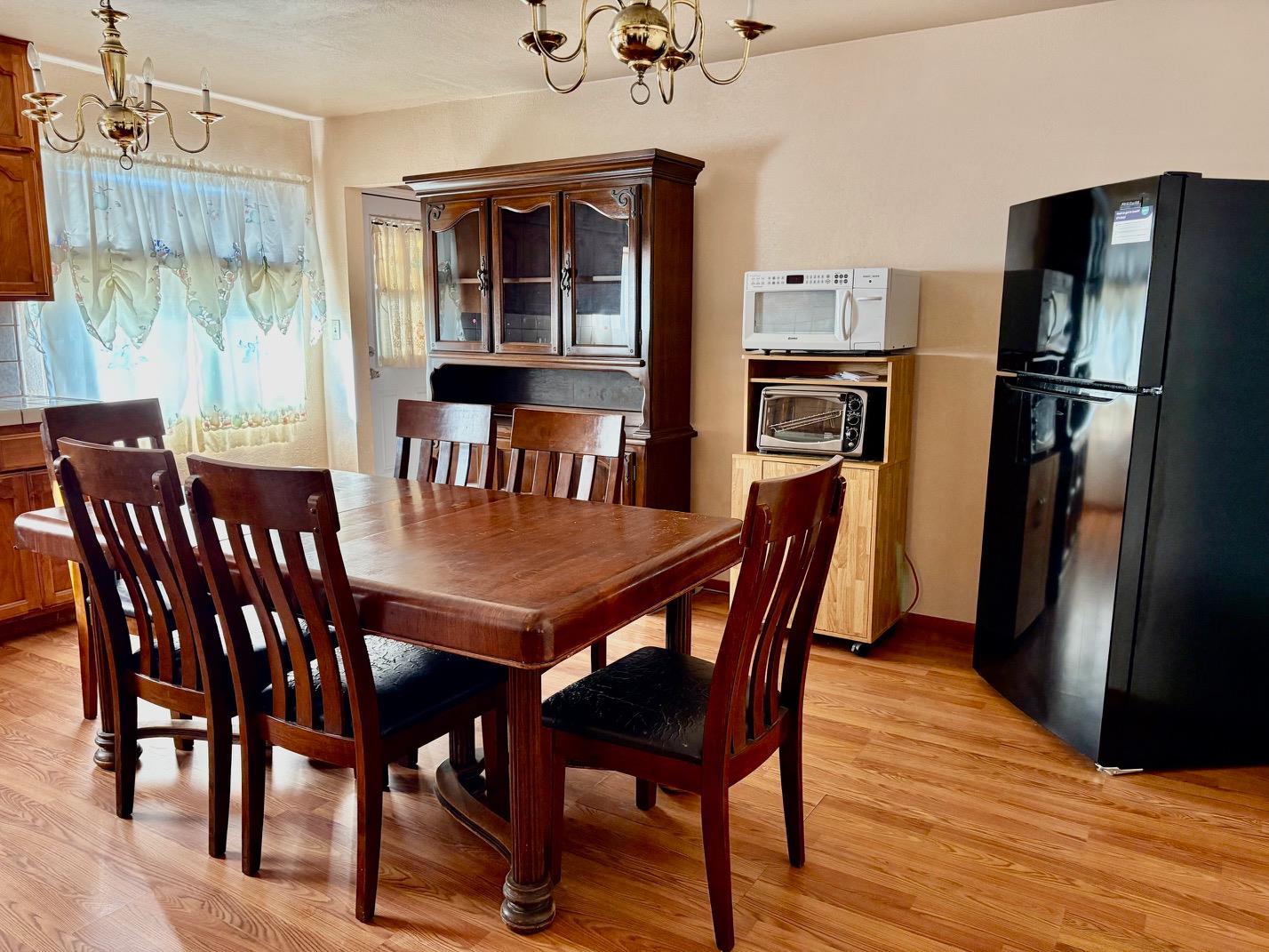 12840 10th Ave, Hanford, CA 93230