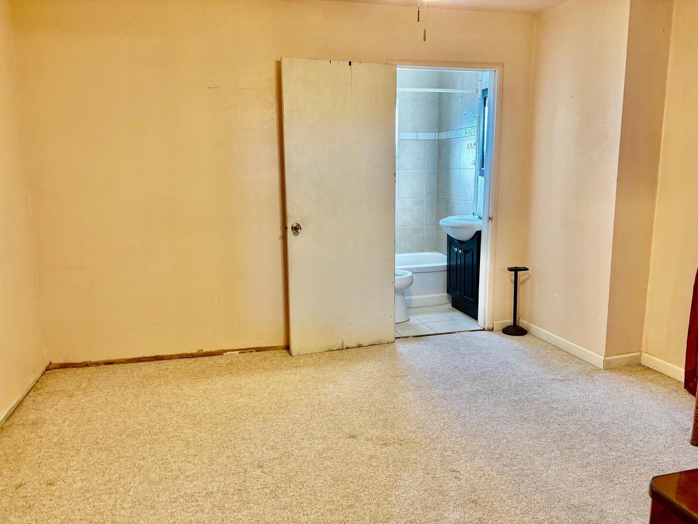 12840 10th Ave, Hanford, CA 93230