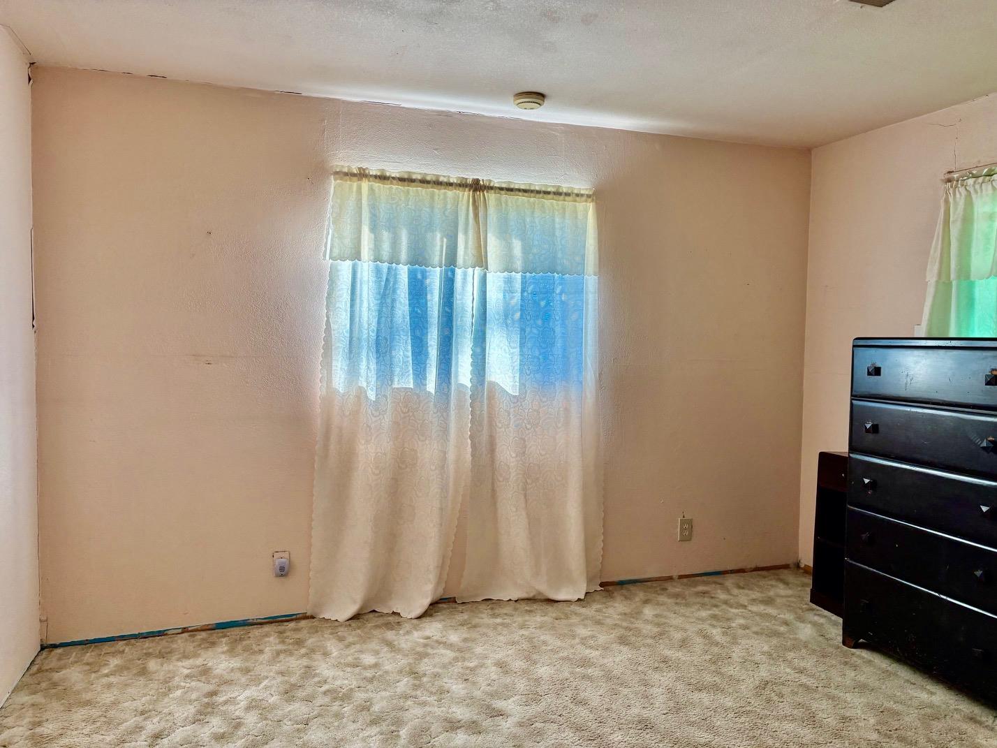 12840 10th Ave, Hanford, CA 93230