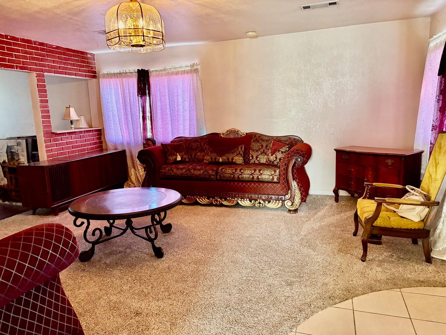 12840 10th Ave, Hanford, CA 93230