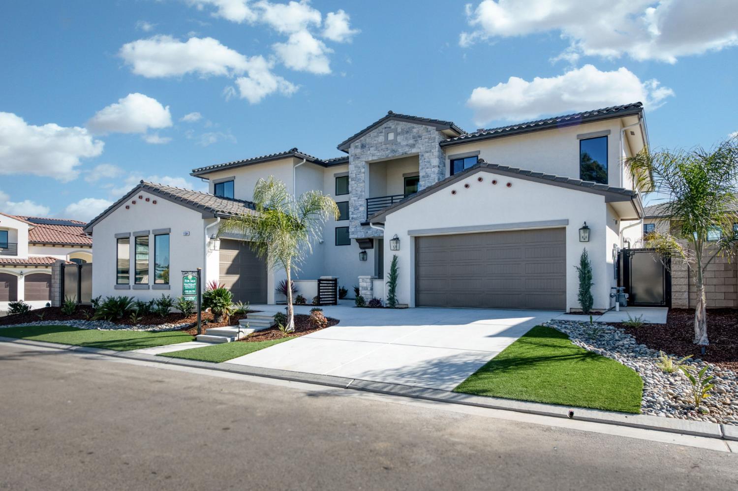 11664 N Range View Dr, Fresno, CA 93730