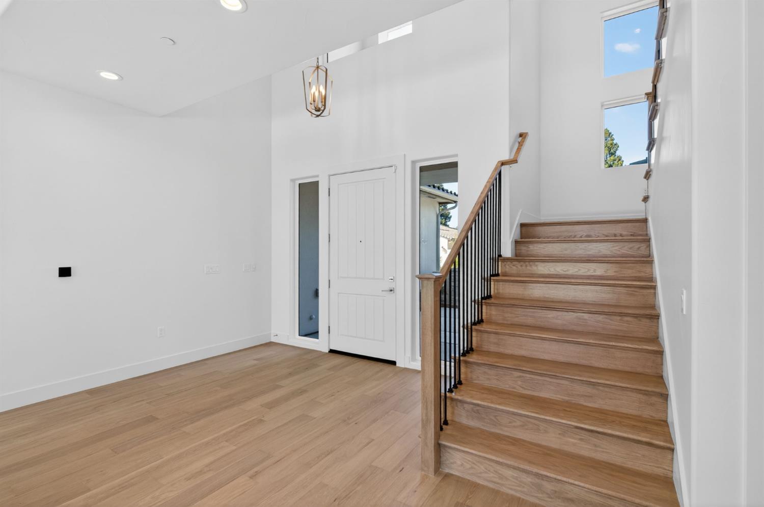 11664 N Range View Dr, Fresno, CA 93730