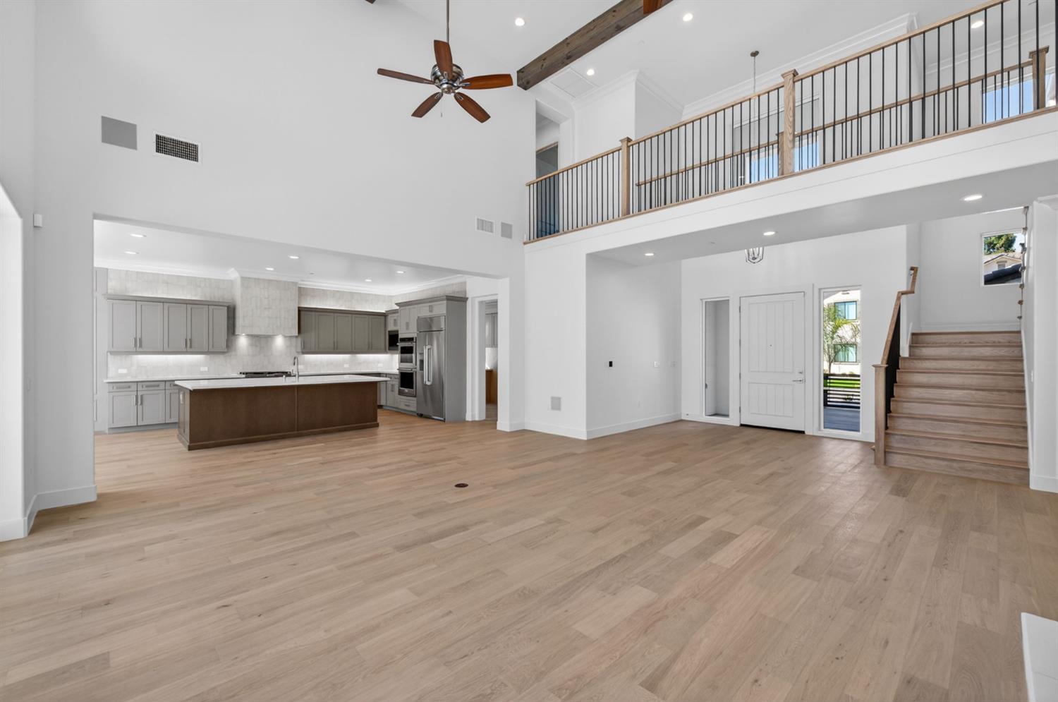 11664 N Range View Dr, Fresno, CA 93730