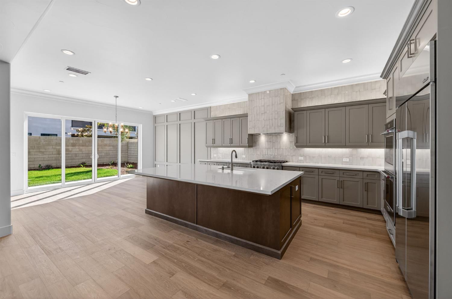 11664 N Range View Dr, Fresno, CA 93730