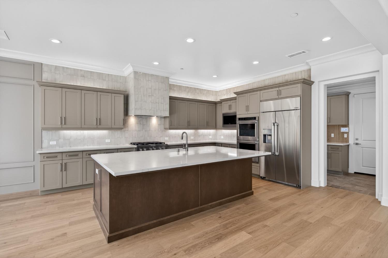 11664 N Range View Dr, Fresno, CA 93730