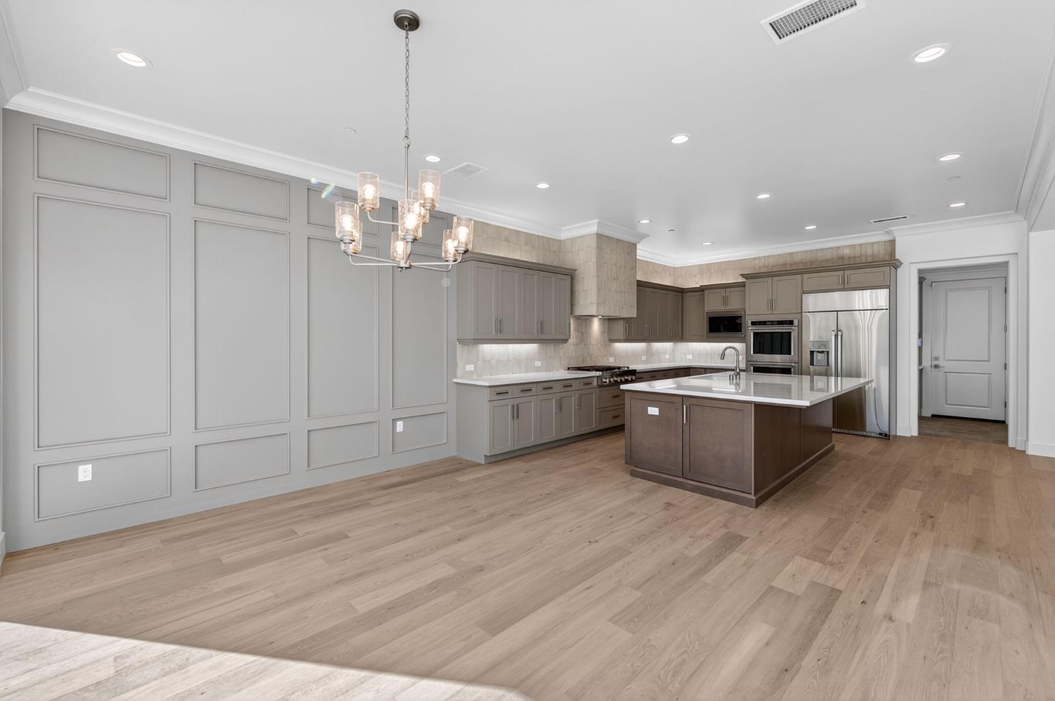 11664 N Range View Dr, Fresno, CA 93730