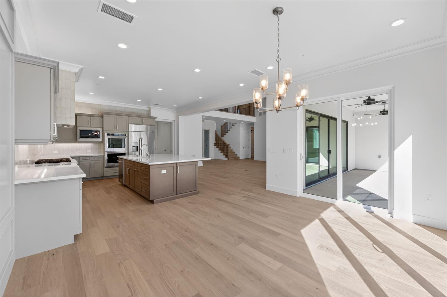 11664 N Range View Dr, Fresno, CA 93730