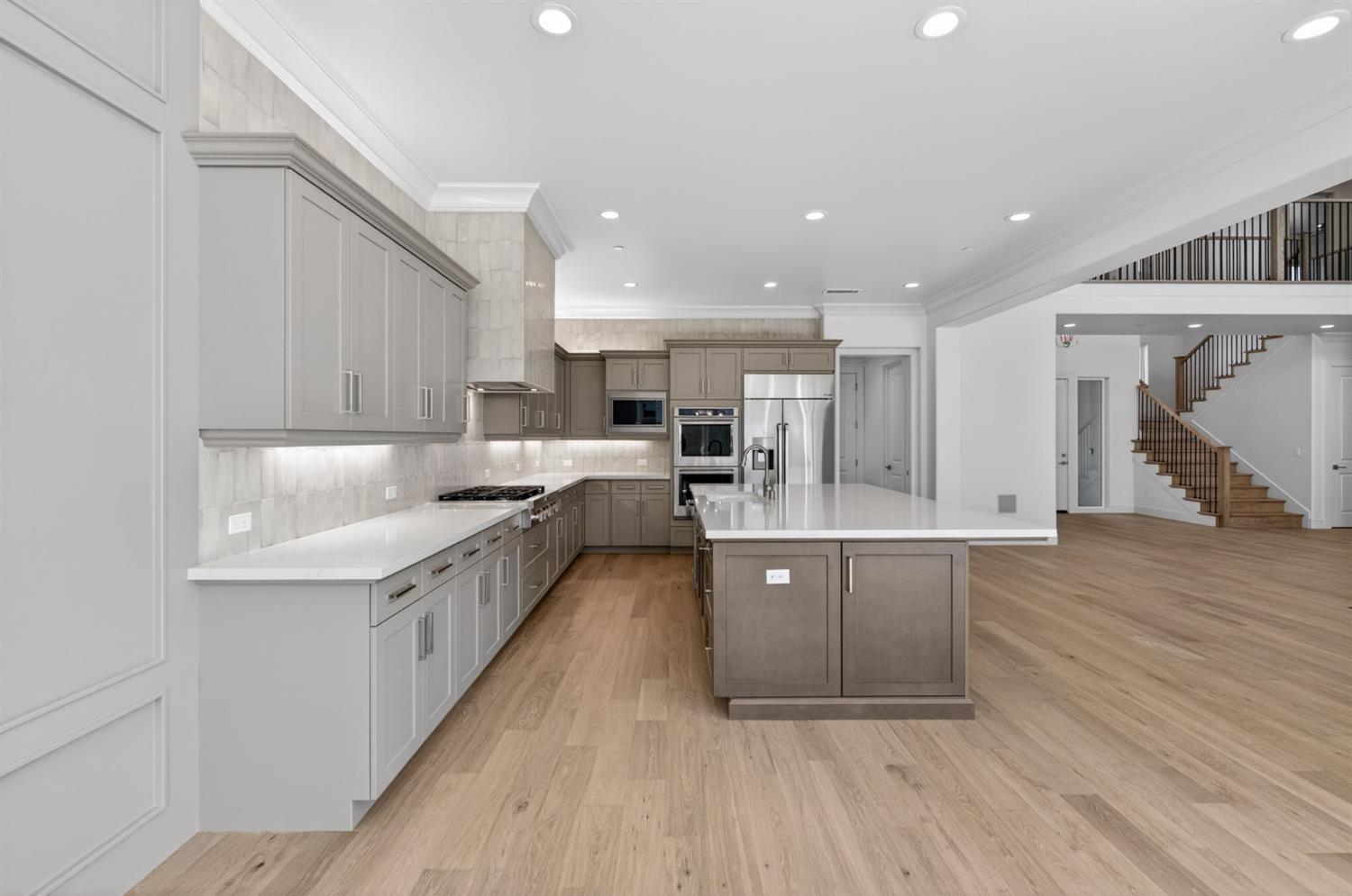 11664 N Range View Dr, Fresno, CA 93730