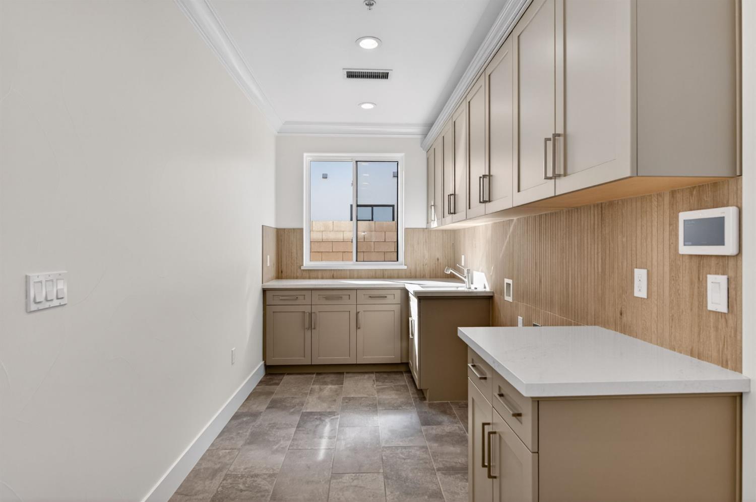 11664 N Range View Dr, Fresno, CA 93730