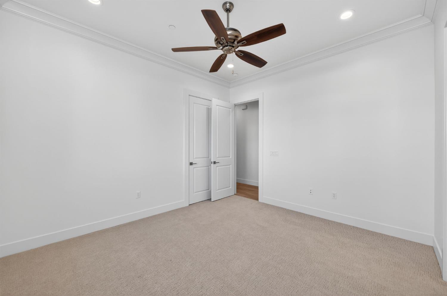 11664 N Range View Dr, Fresno, CA 93730