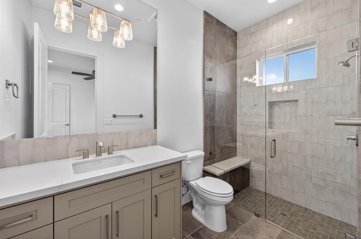 11664 N Range View Dr, Fresno, CA 93730