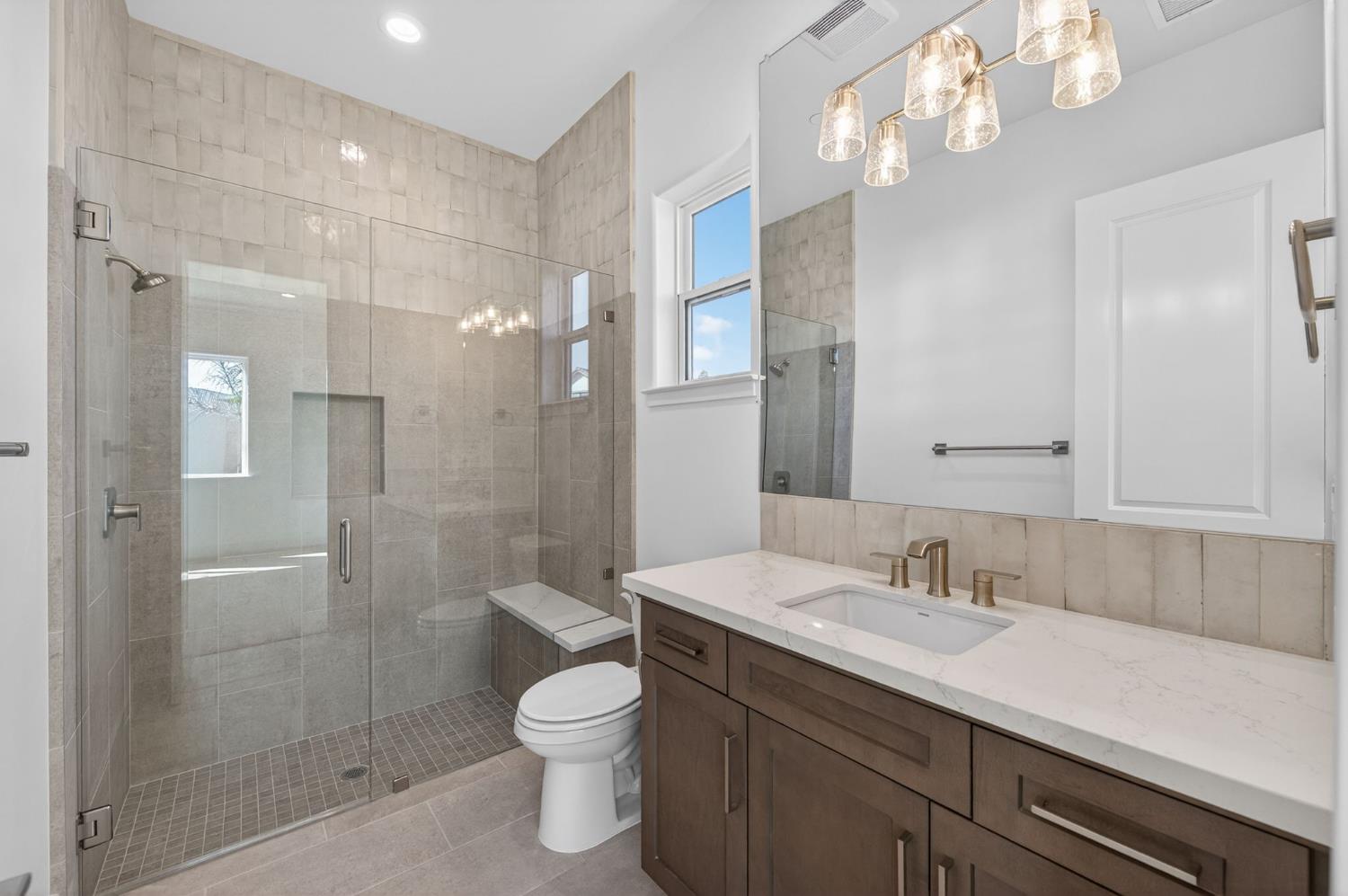 11664 N Range View Dr, Fresno, CA 93730