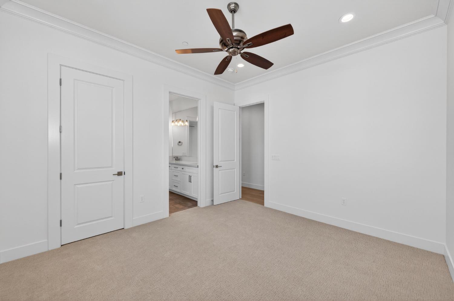 11664 N Range View Dr, Fresno, CA 93730