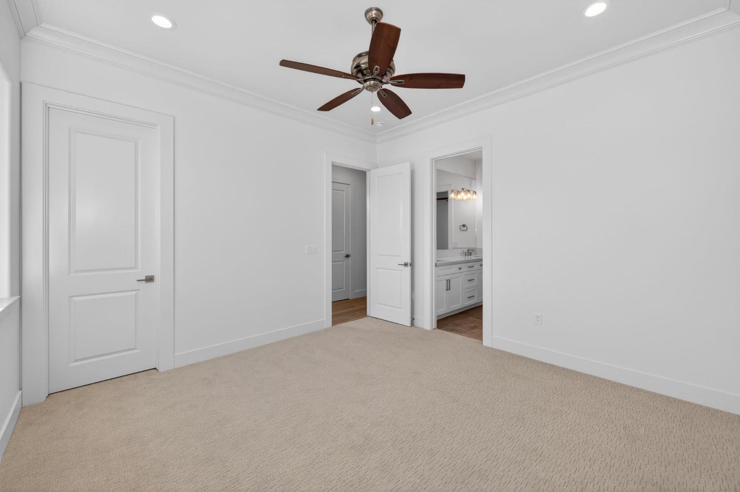 11664 N Range View Dr, Fresno, CA 93730