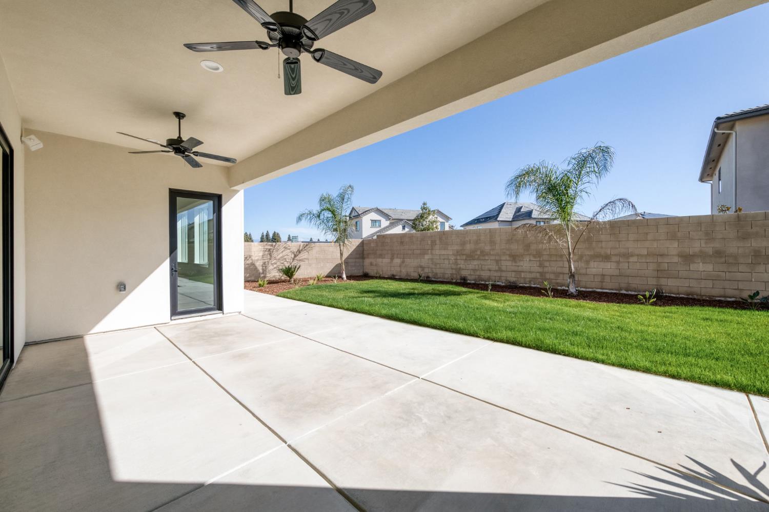 11664 N Range View Dr, Fresno, CA 93730