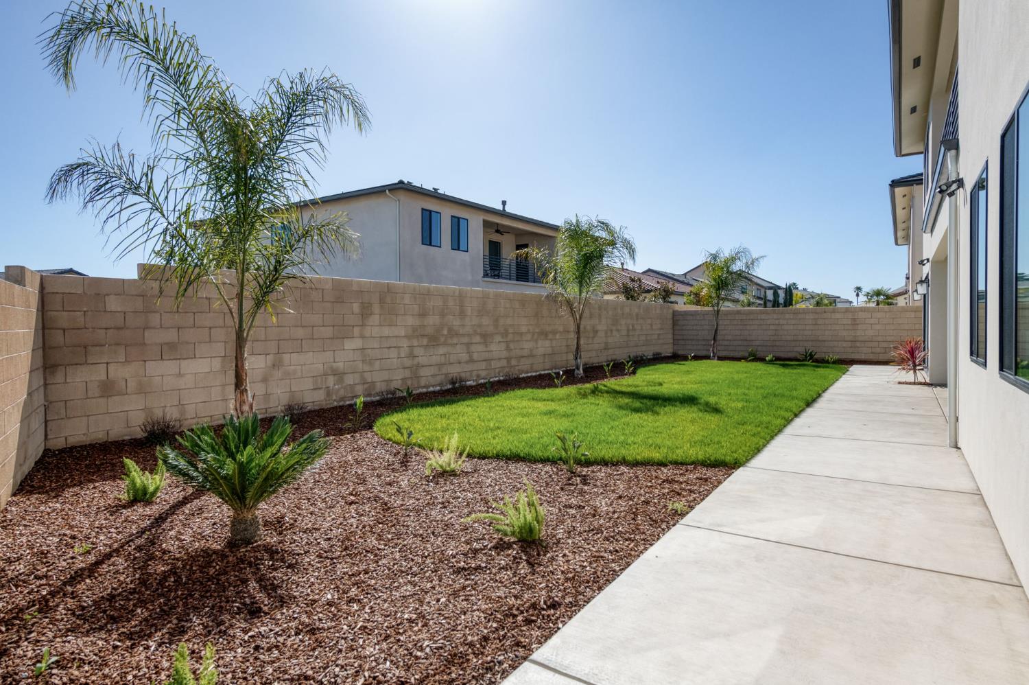 11664 N Range View Dr, Fresno, CA 93730