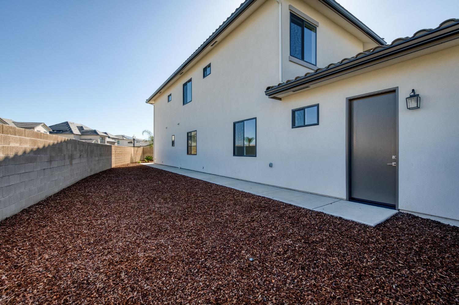 11664 N Range View Dr, Fresno, CA 93730