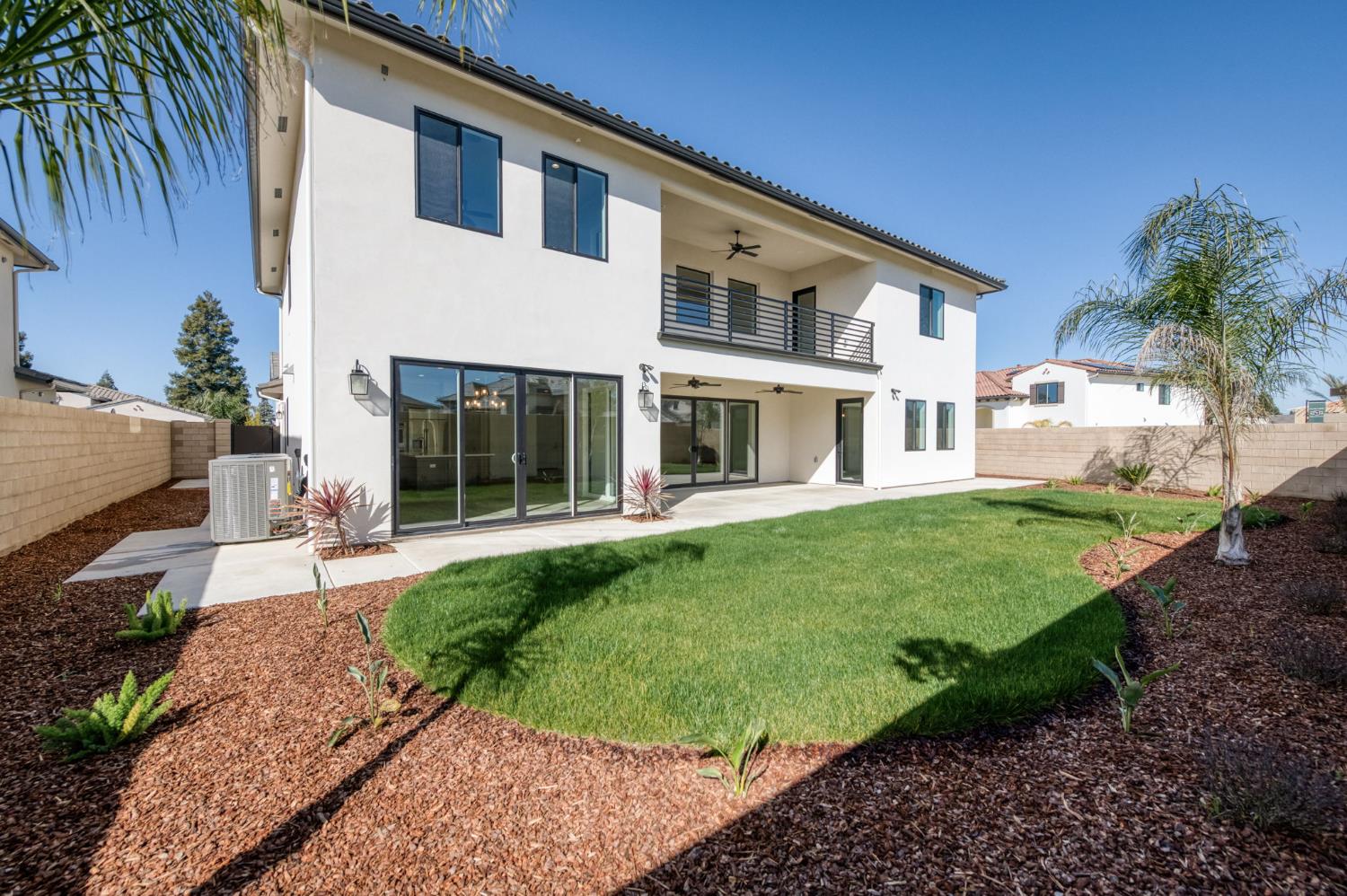 11664 N Range View Dr, Fresno, CA 93730