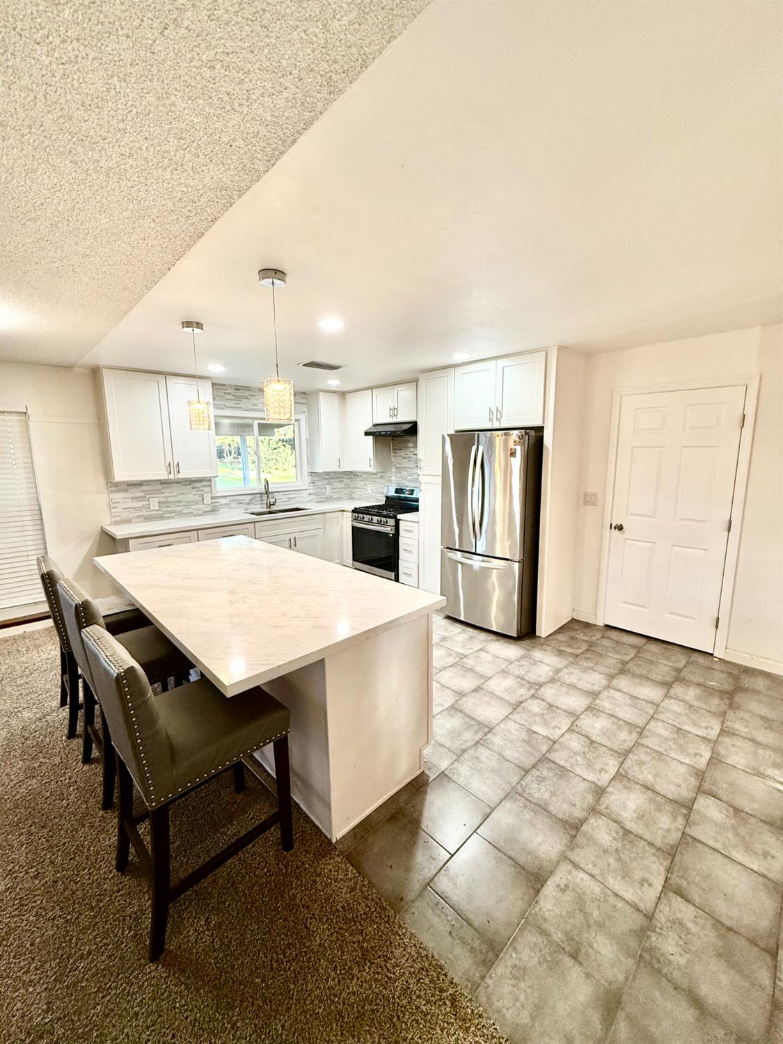 18798 Farallon Rd, Madera, CA 93638