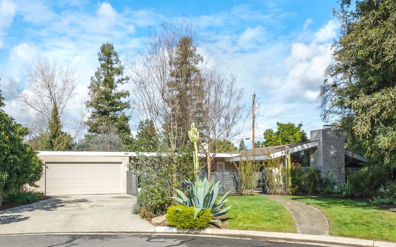 1264 W Celeste Ave, Fresno, CA 93711