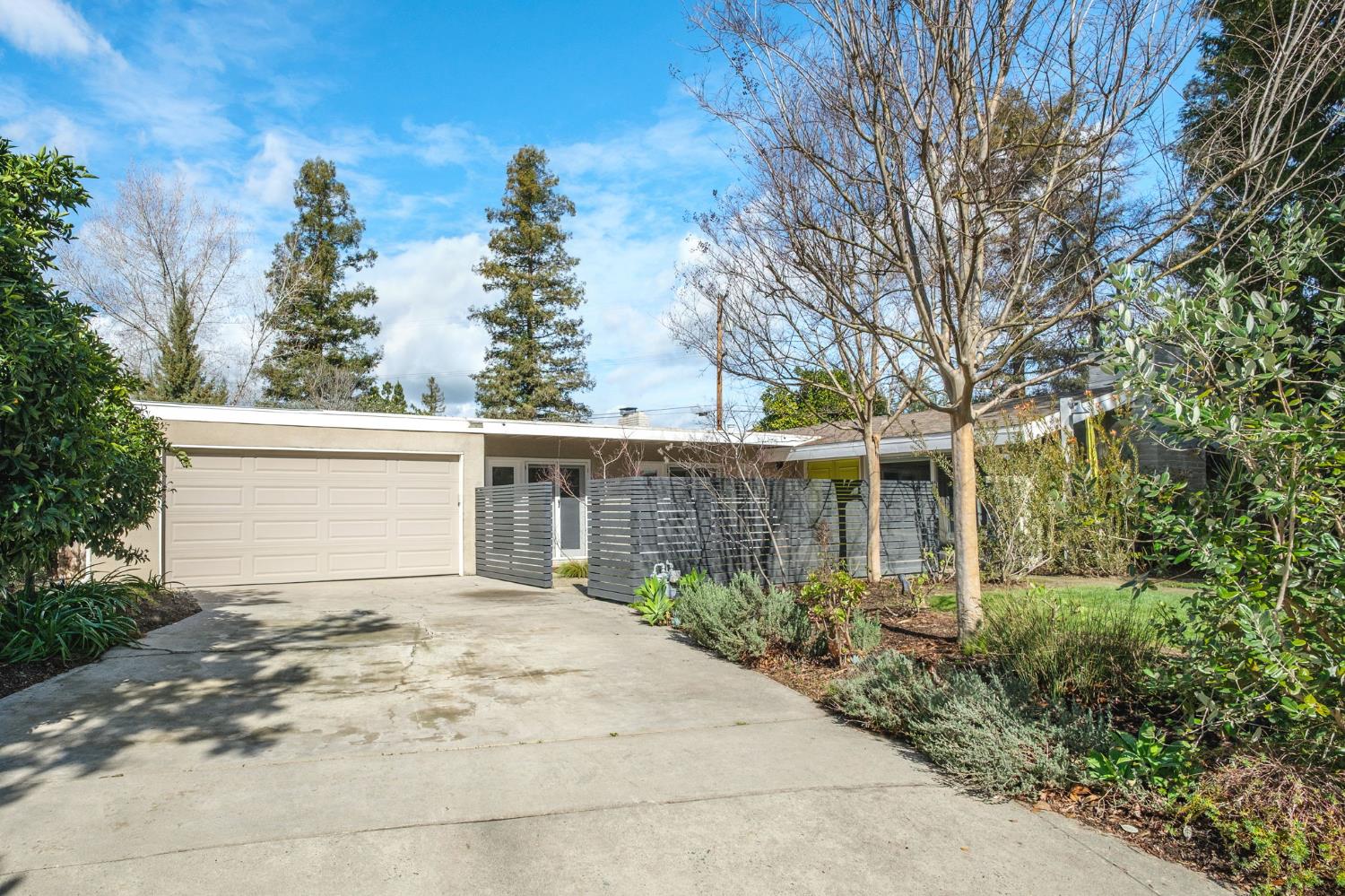 1264 W Celeste Ave, Fresno, CA 93711