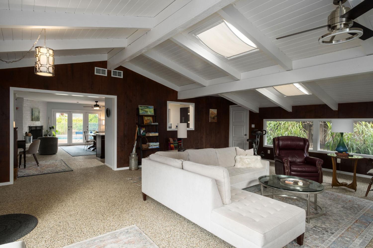 1264 W Celeste Ave, Fresno, CA 93711