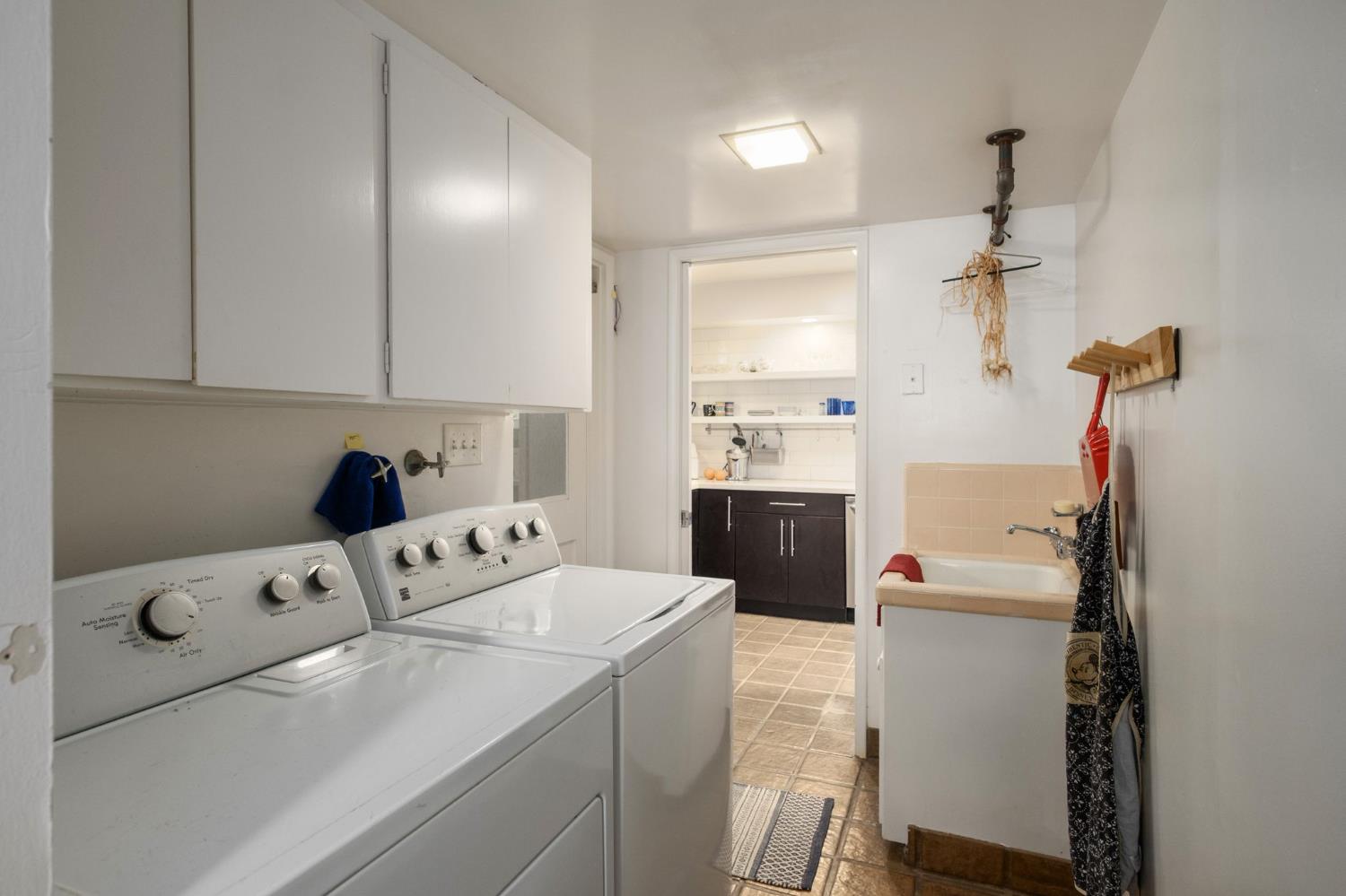 1264 W Celeste Ave, Fresno, CA 93711