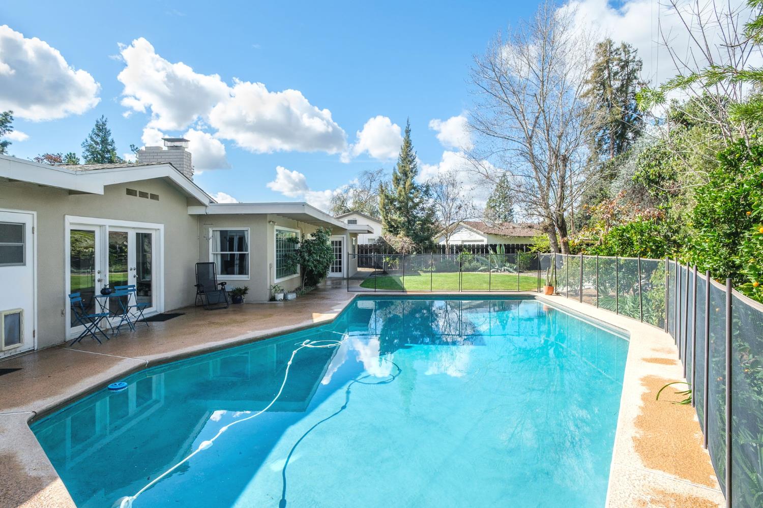 1264 W Celeste Ave, Fresno, CA 93711