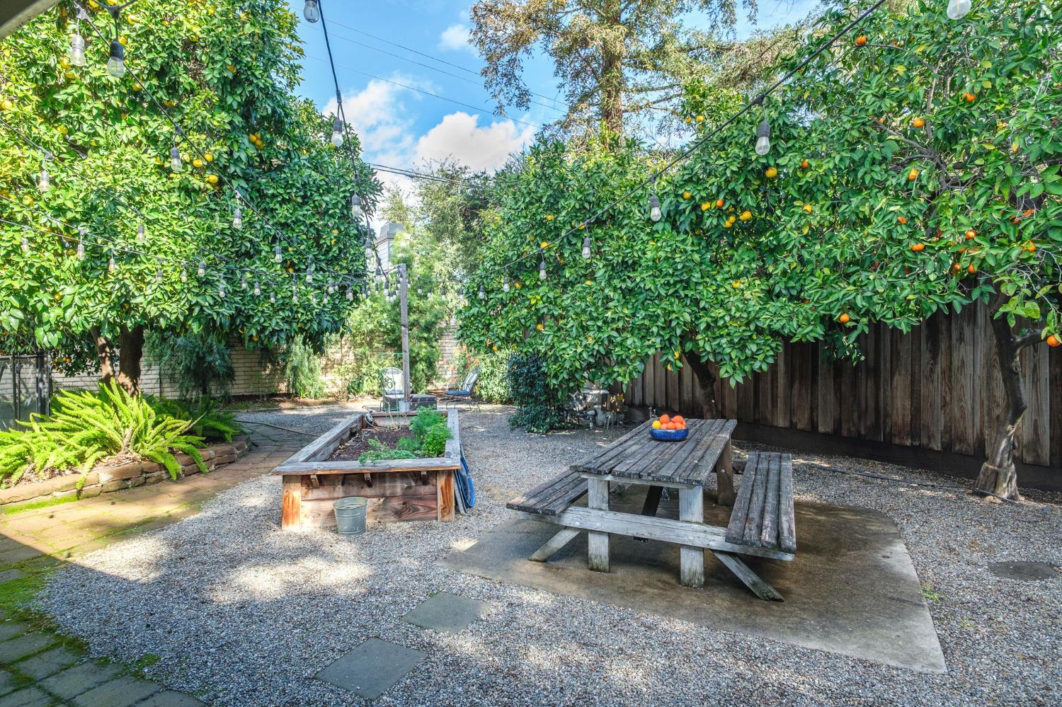 1264 W Celeste Ave, Fresno, CA 93711