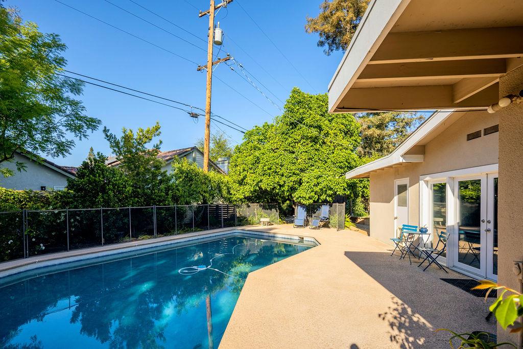 1264 W Celeste Ave, Fresno, CA 93711