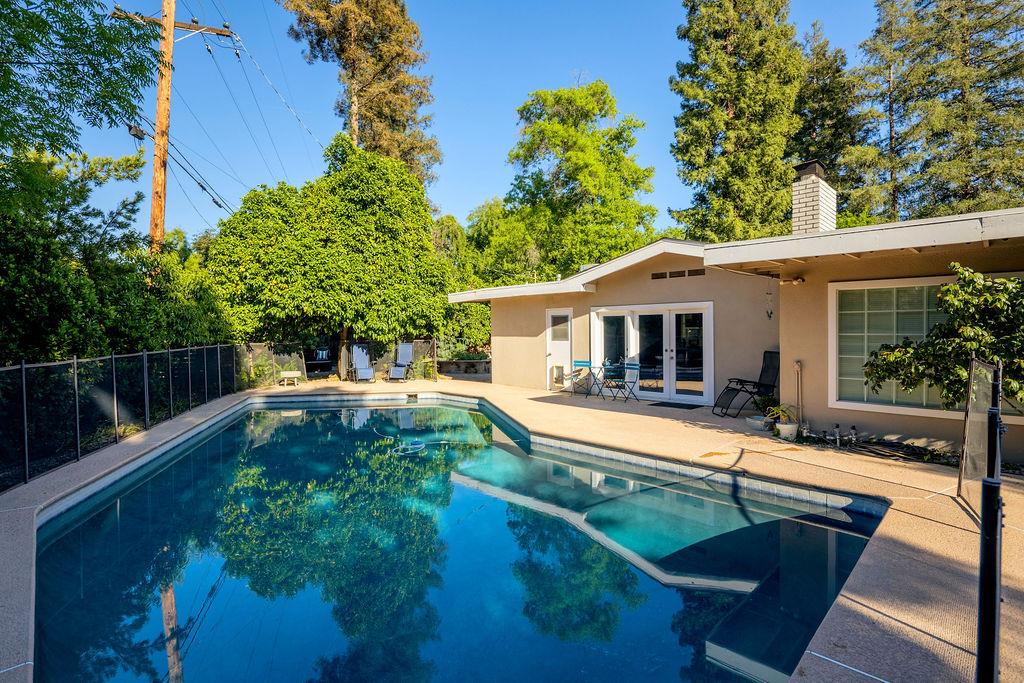 1264 W Celeste Ave, Fresno, CA 93711