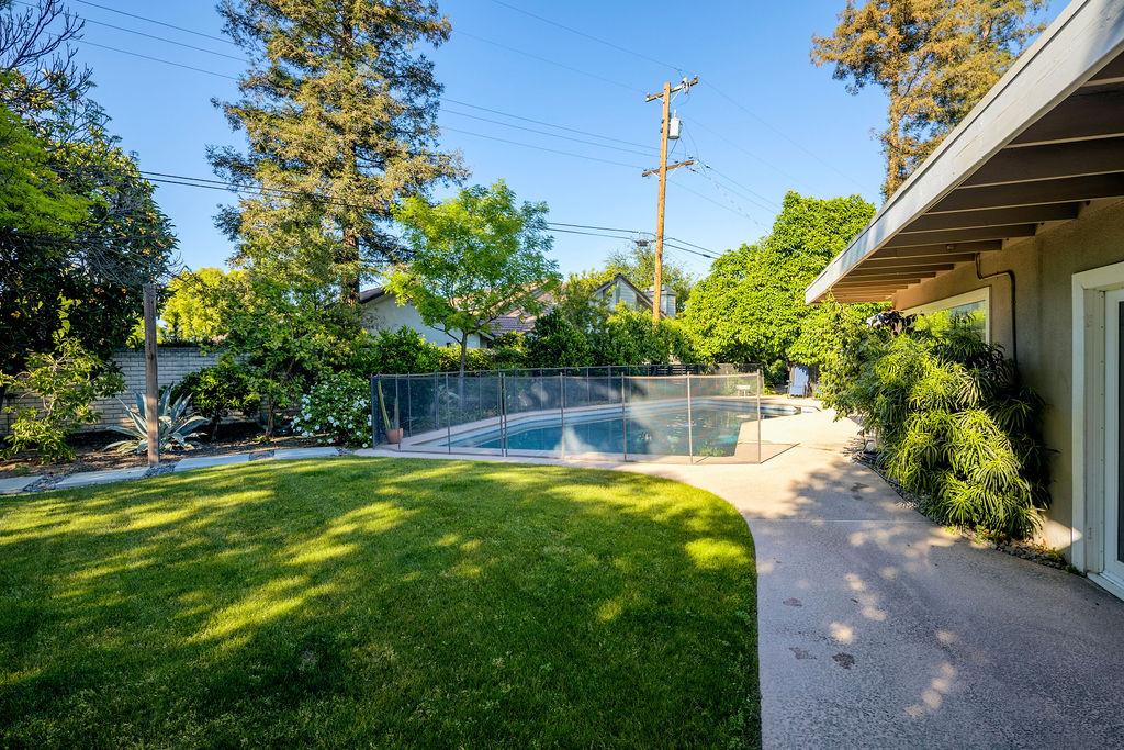 1264 W Celeste Ave, Fresno, CA 93711