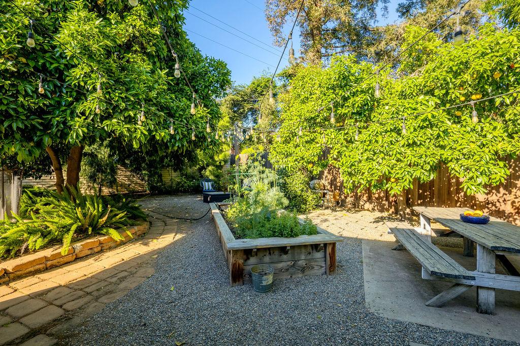 1264 W Celeste Ave, Fresno, CA 93711