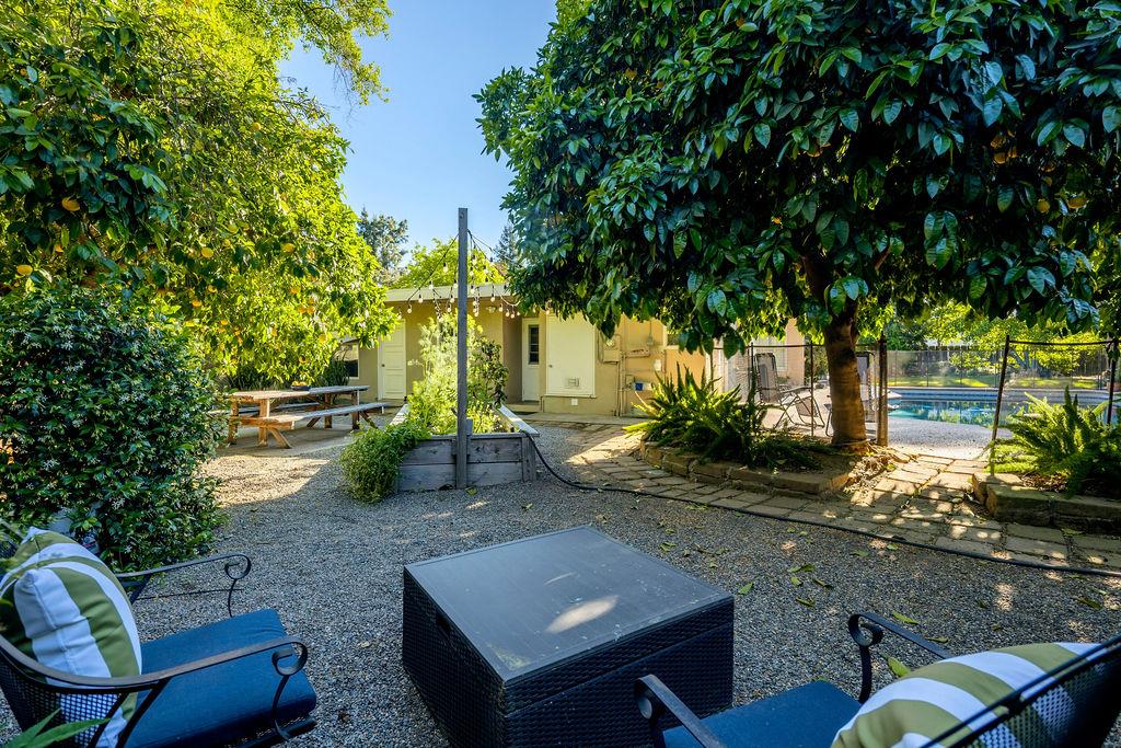 1264 W Celeste Ave, Fresno, CA 93711