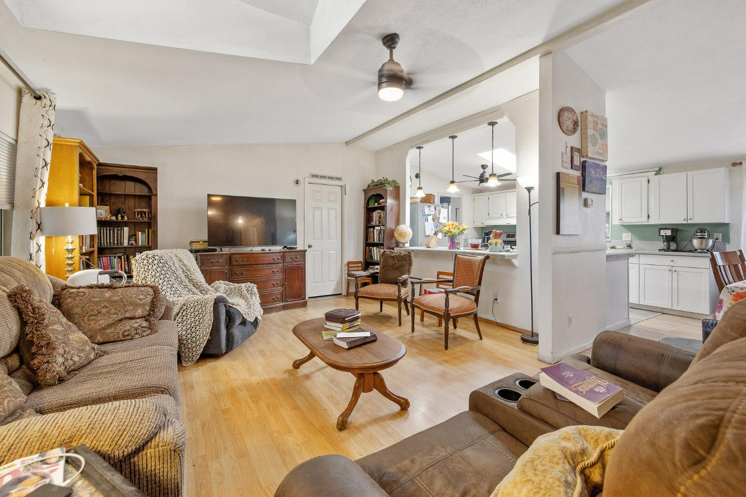 15011 Water Ave, Visalia, CA 93292