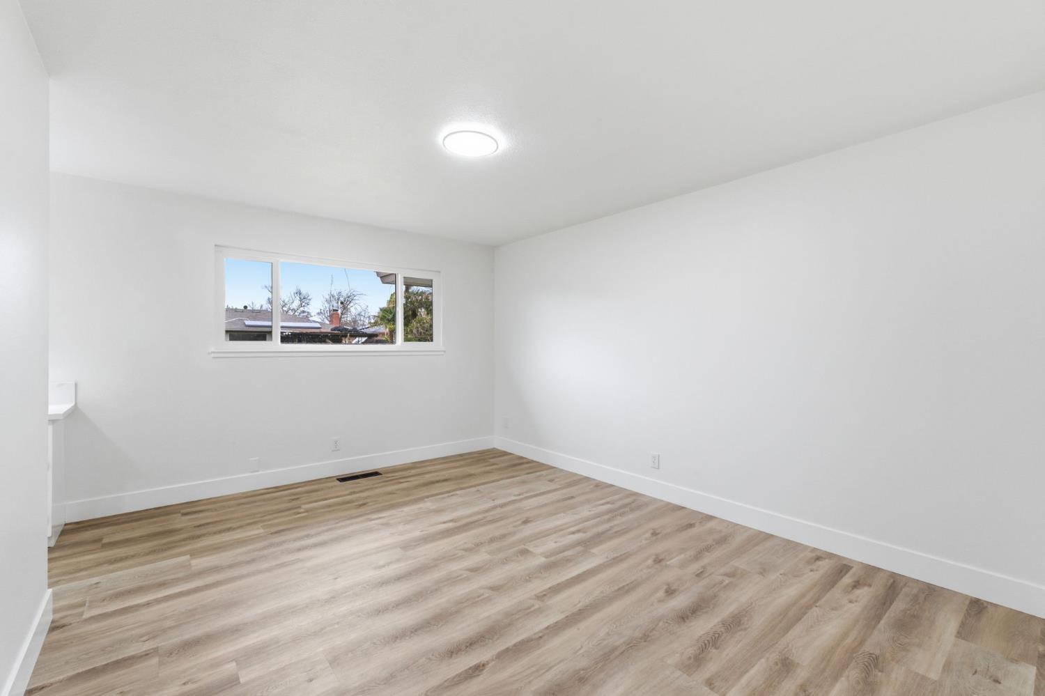 506 E Sample Ave, Fresno, CA 93710