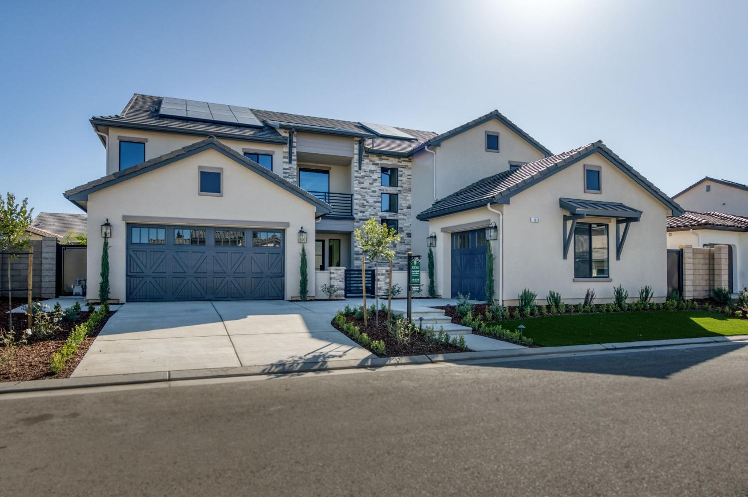 11610 N Range View Dr, Fresno, CA 93730