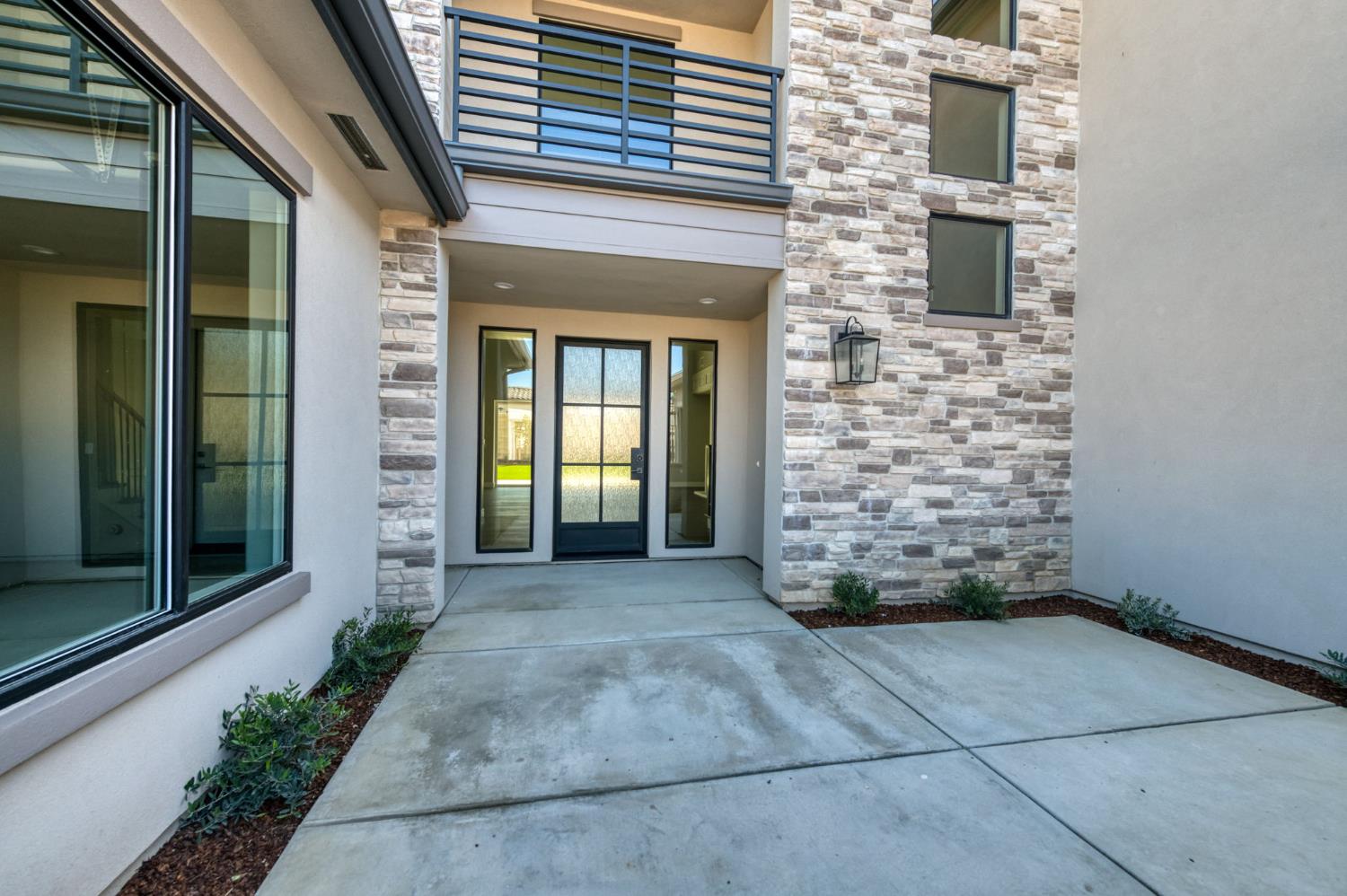 11610 N Range View Dr, Fresno, CA 93730