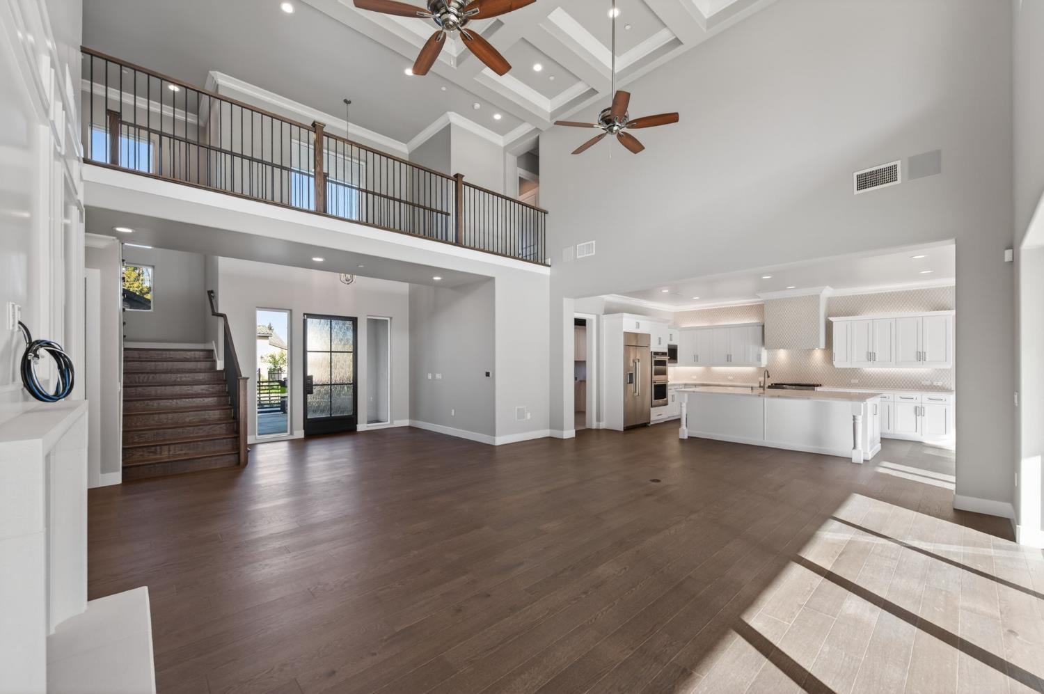 11610 N Range View Dr, Fresno, CA 93730