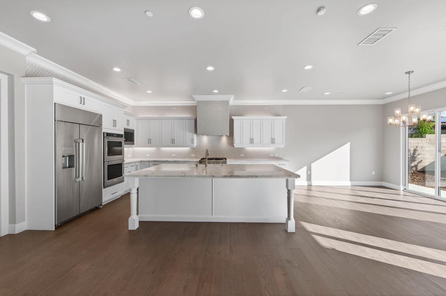 11610 N Range View Dr, Fresno, CA 93730