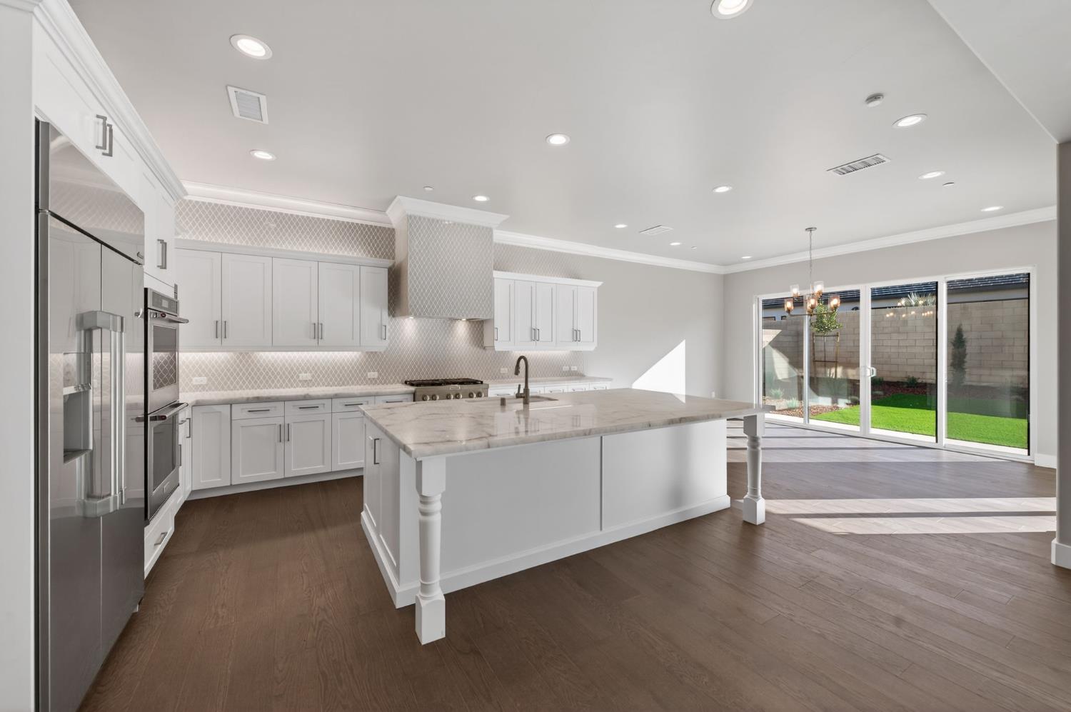 11610 N Range View Dr, Fresno, CA 93730