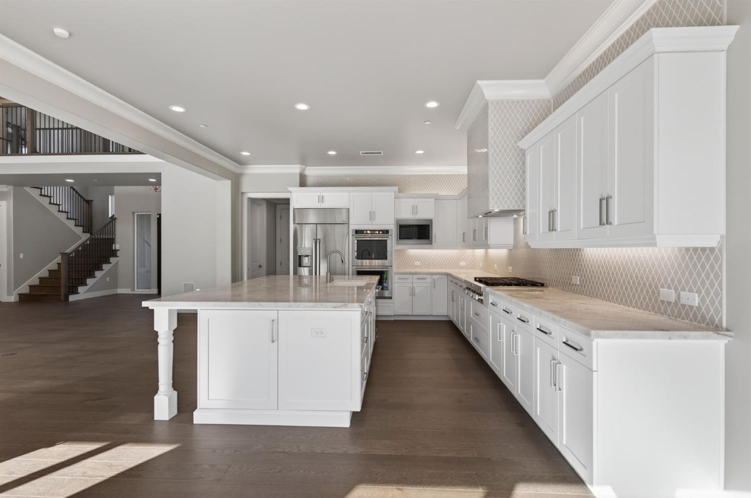 11610 N Range View Dr, Fresno, CA 93730