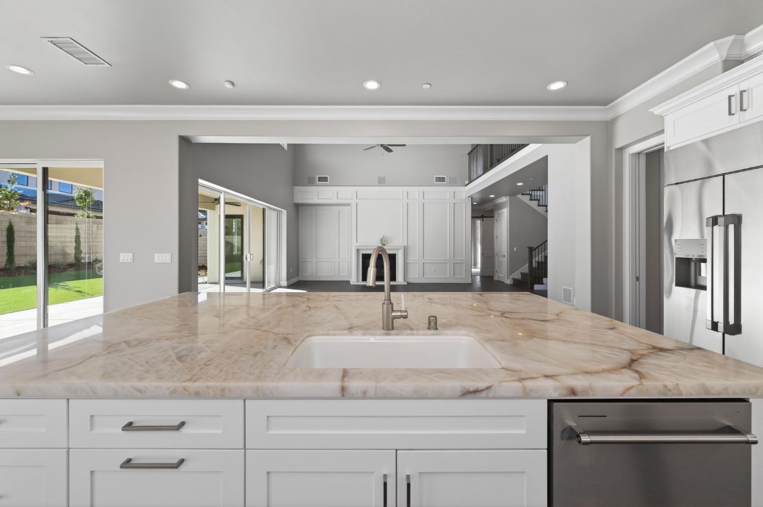 11610 N Range View Dr, Fresno, CA 93730