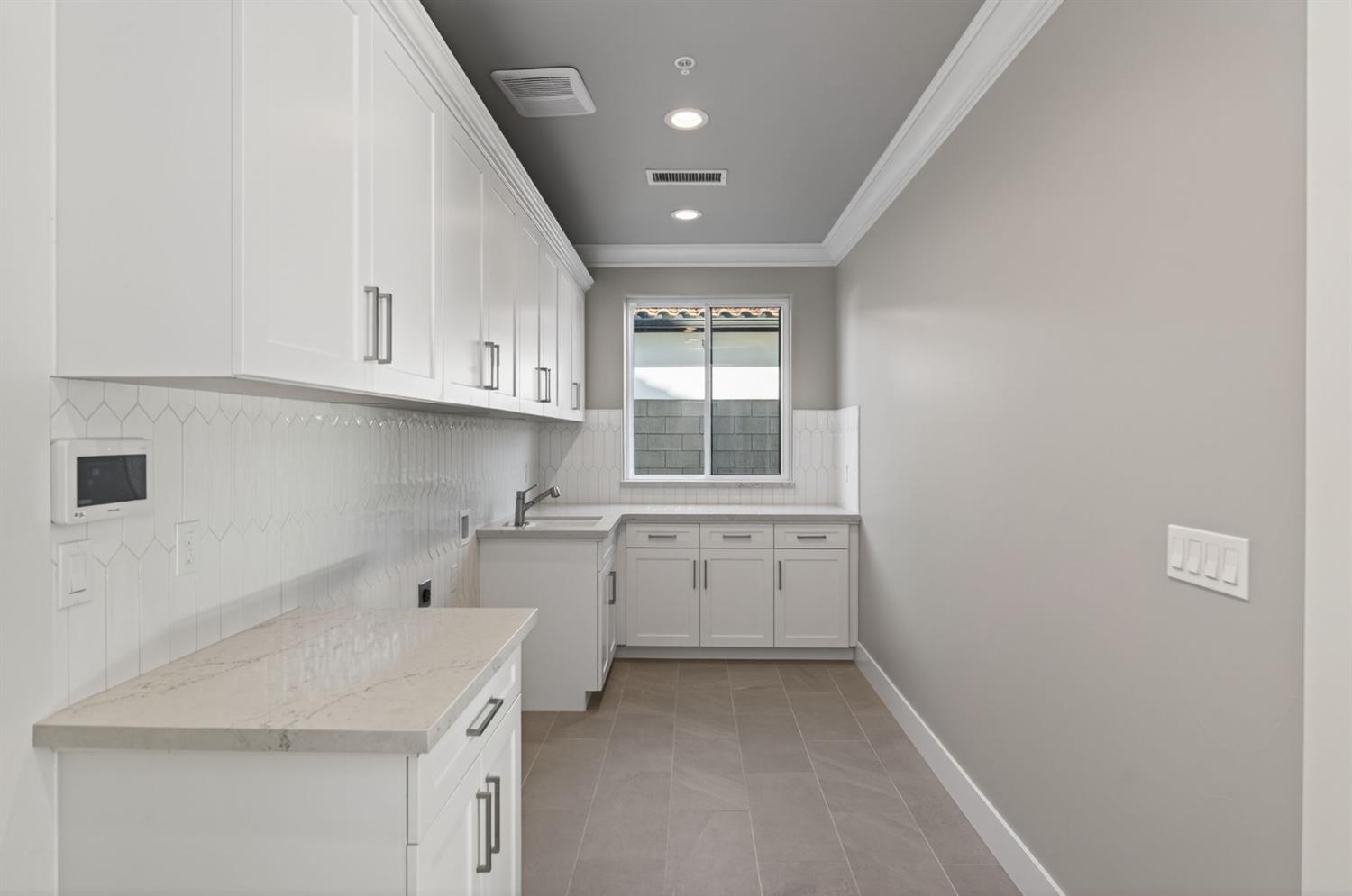 11610 N Range View Dr, Fresno, CA 93730