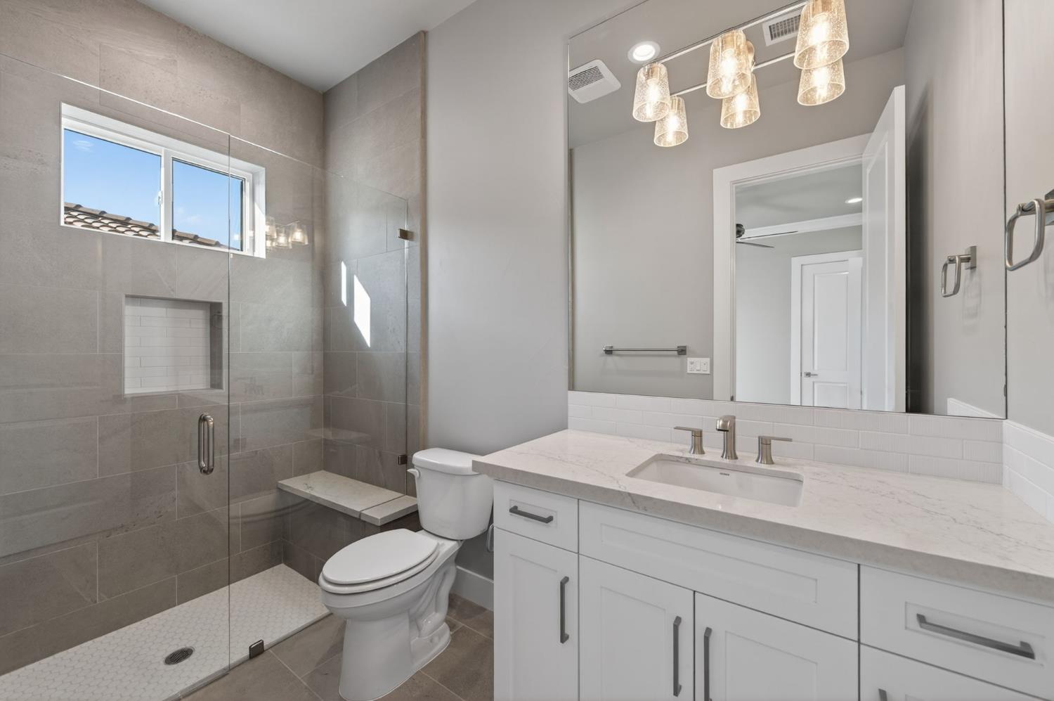 11610 N Range View Dr, Fresno, CA 93730