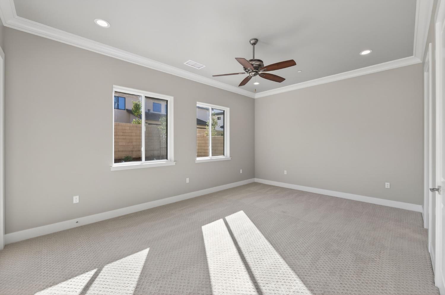 11610 N Range View Dr, Fresno, CA 93730