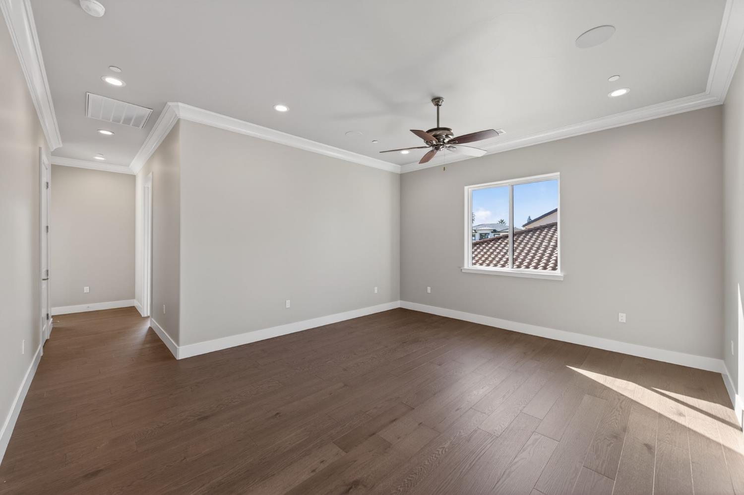 11610 N Range View Dr, Fresno, CA 93730