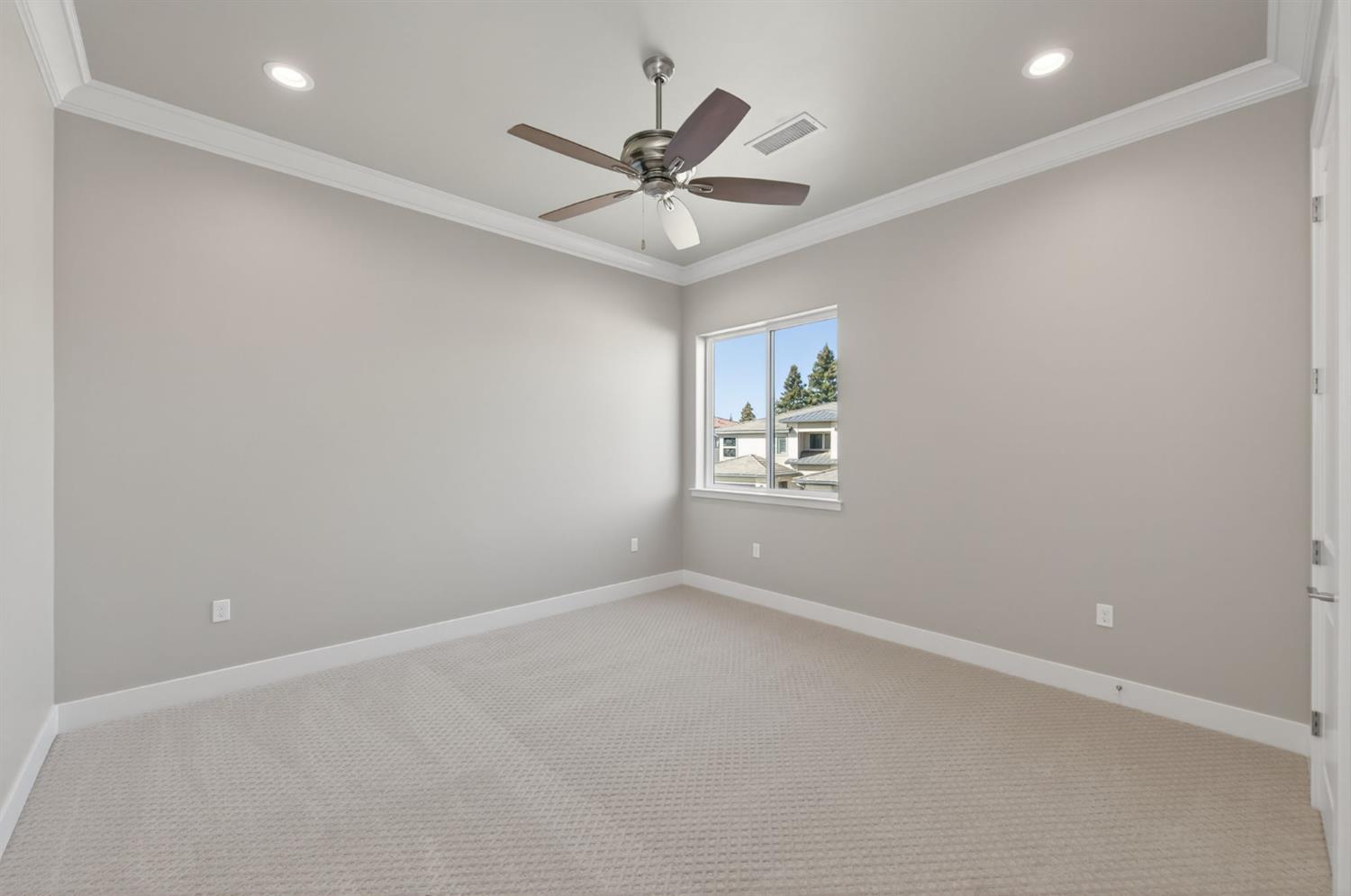 11610 N Range View Dr, Fresno, CA 93730