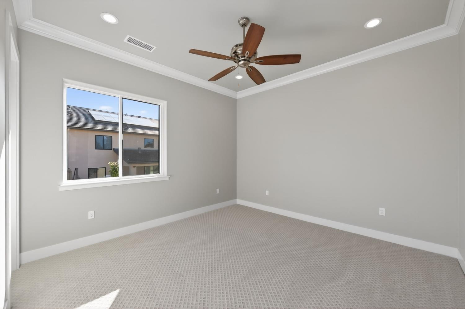 11610 N Range View Dr, Fresno, CA 93730